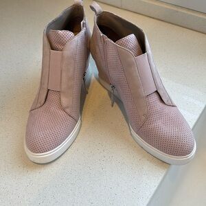 Linea Paolo pink wedge